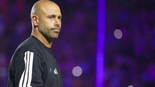 体坛联播｜巴萨欧冠两回合不敌马竞出局，巴黎双杀利物浦晋级